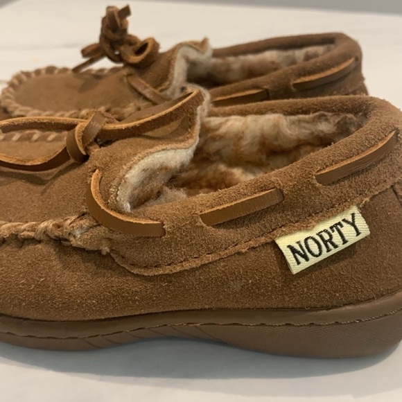 Norty Moccasin House Slippers (8C) - Picture 2 of 2